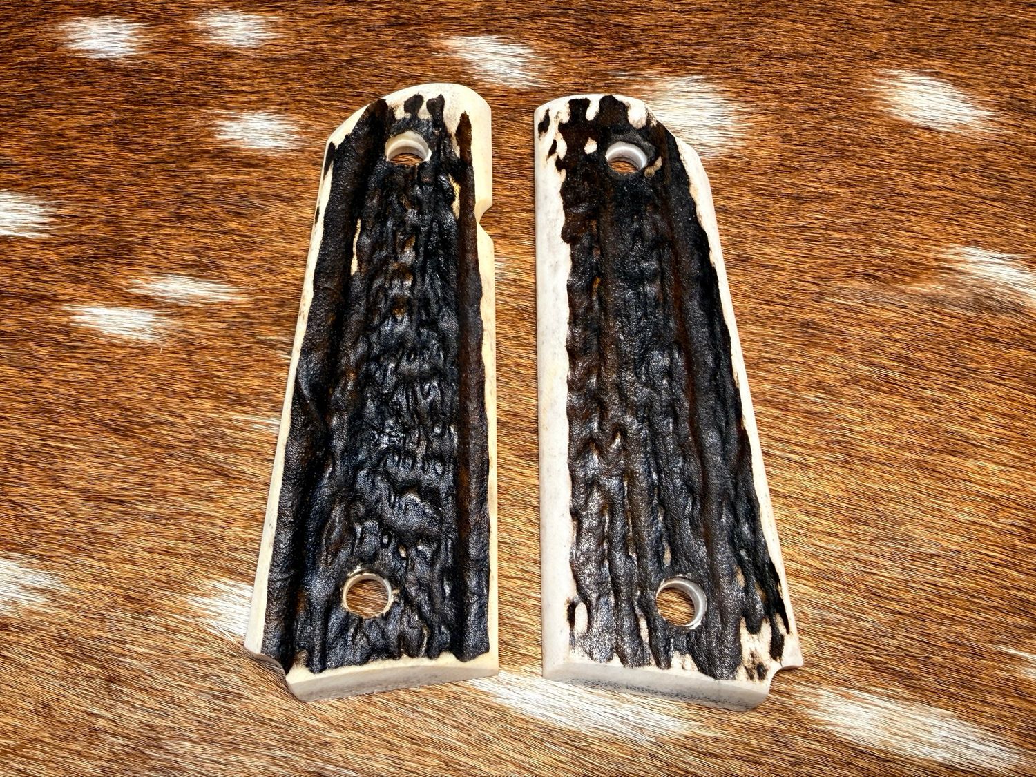 Traditional 1911 Stag Grips