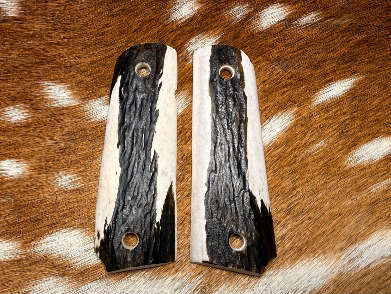 Traditional 1911 Stag Grips