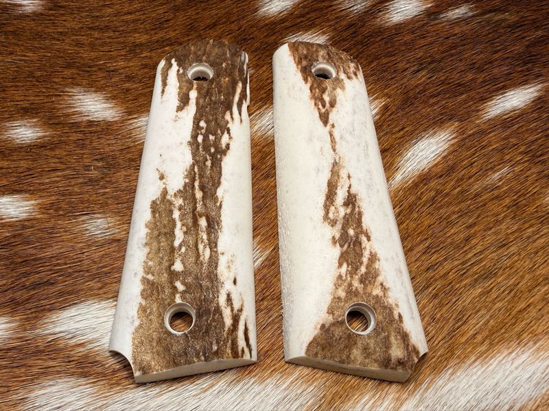 Traditional 1911 Stag Grips