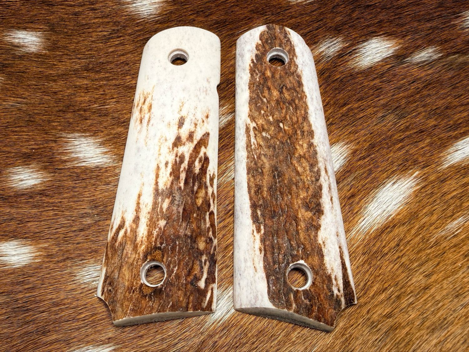 Traditional 1911 Stag Grips