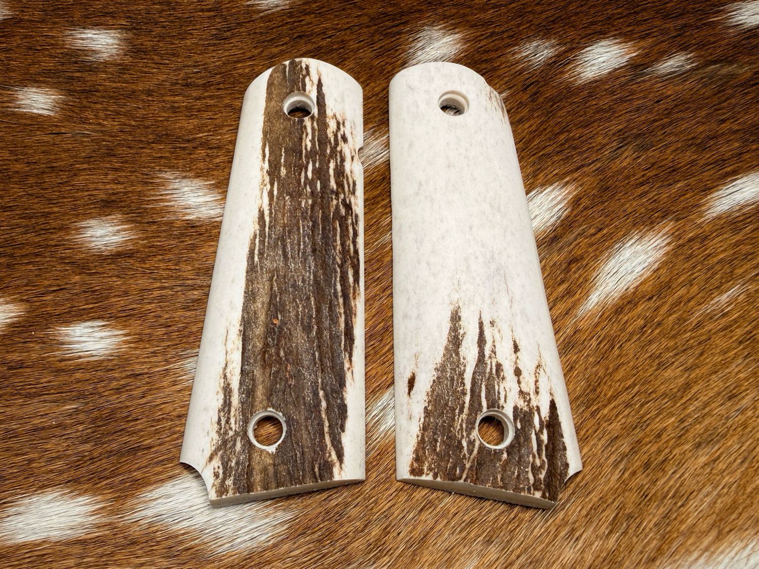 Traditional 1911 Stag Grips Traditional 1911 Stag Grips