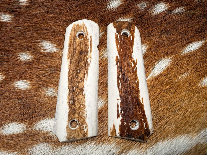 Traditional 1911 Stag Grips