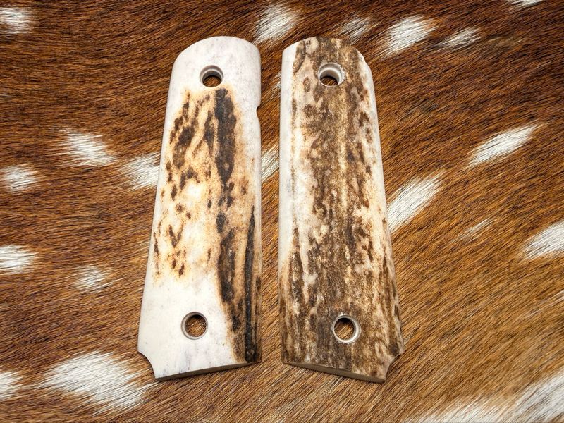 Traditional 1911 Stag Grips
