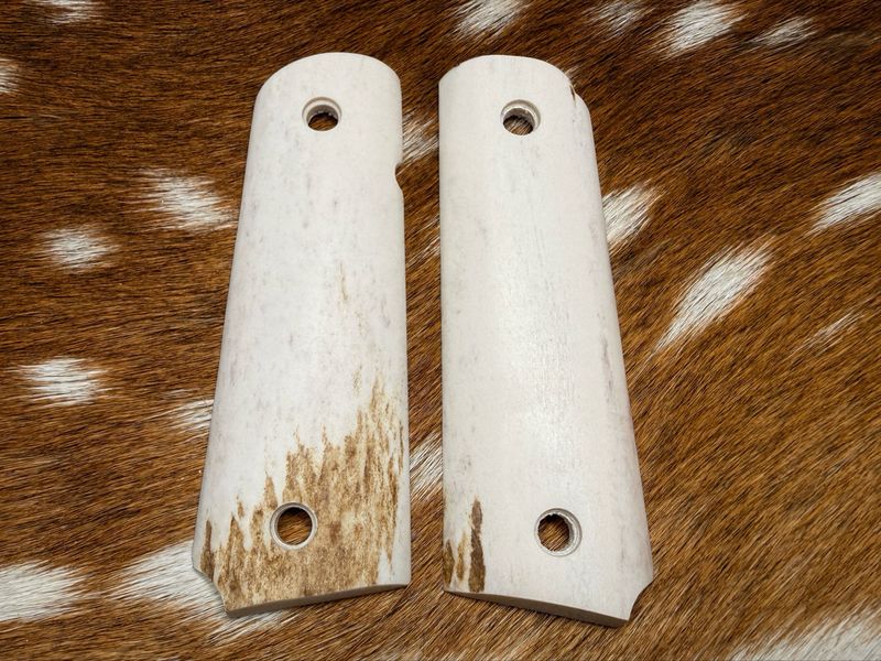 Traditional 1911 Stag Grips