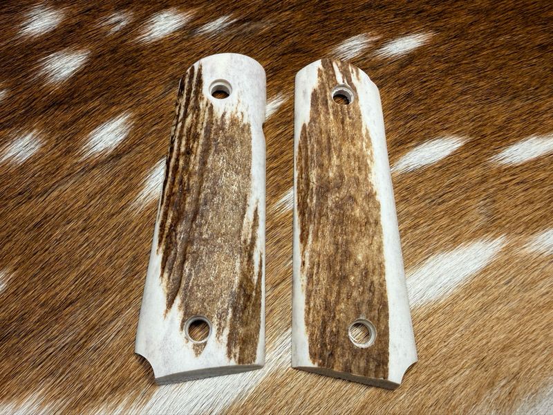 Traditional 1911 Stag Grips