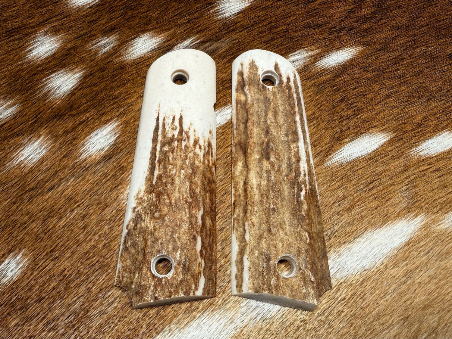 Traditional 1911 Stag Grips