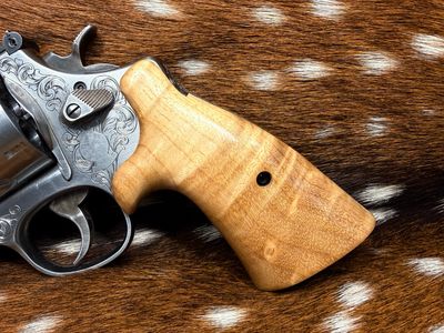 Smith & Wesson High Grade Hand Select Olive Wood S&W Bear Hug Grips (ROUND N FRAME)