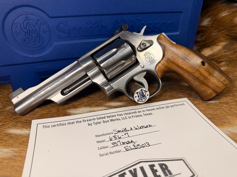 Lipsey's Exclusive Smith & Wesson Model 686-7 4" 357Mag Mountain Gun with Action Job