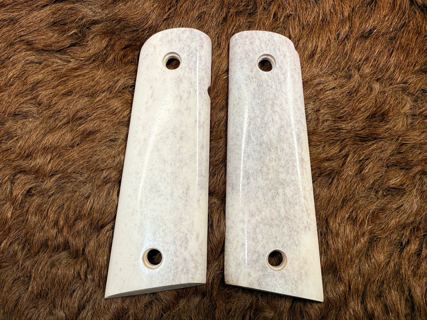 Magwell Stag Grips for 1911