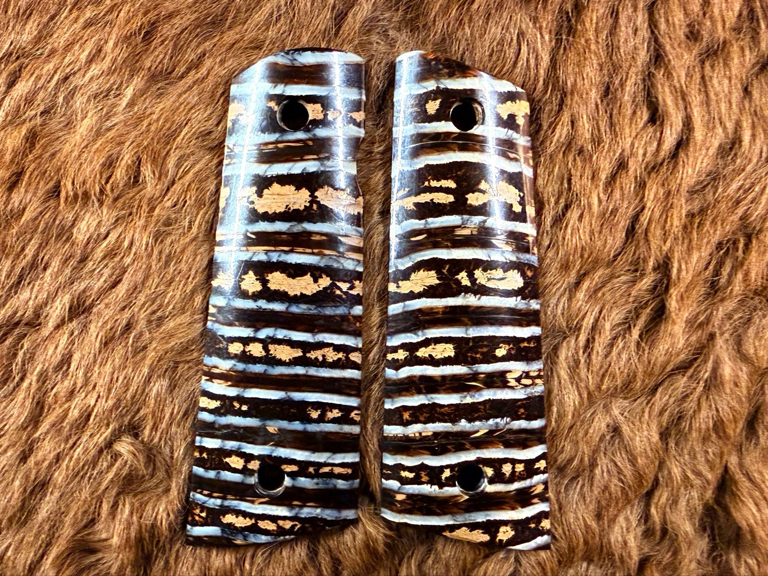 Magwell Mammoth Tooth Grips for 1911