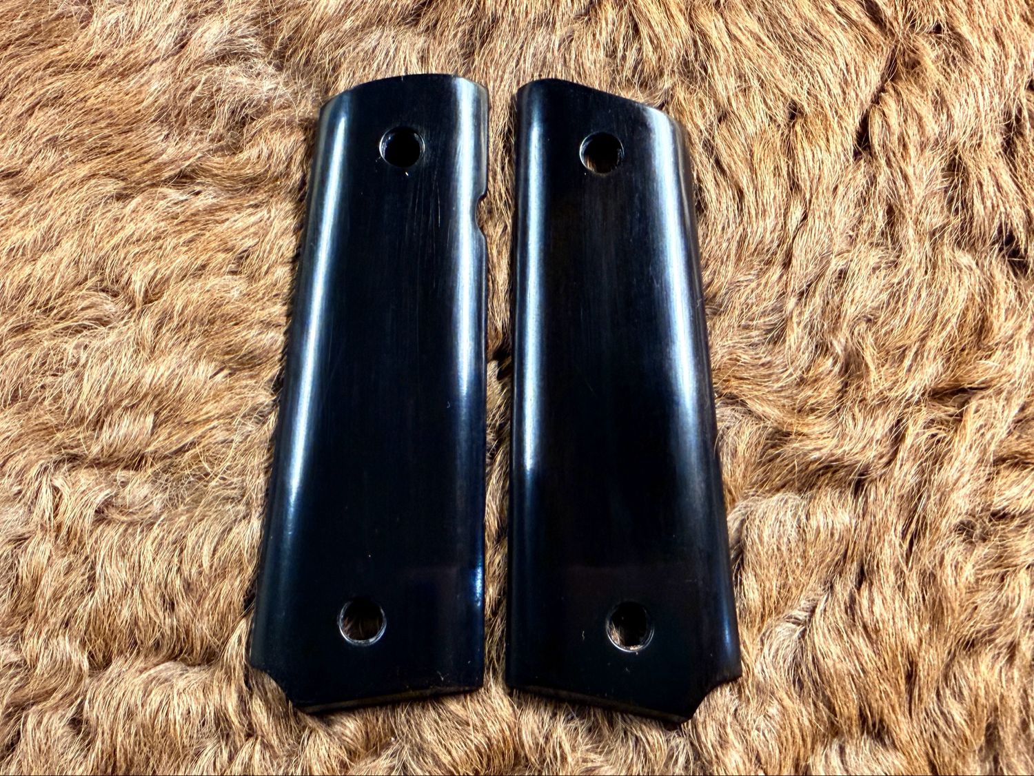 Ebony Wood Grips for Thinline 1911 Ebony Wood Grips for Thinline 1911