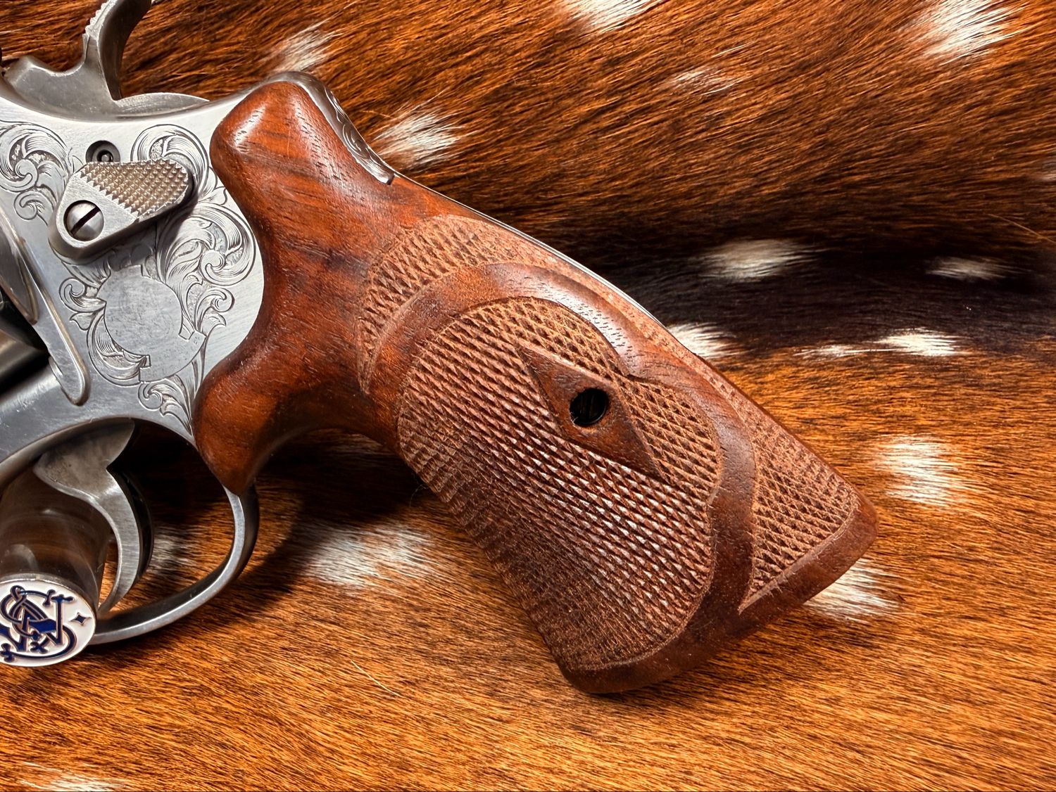 TGW Hand Checkered Bear Hug Ropers (N Frame - Round Butt)