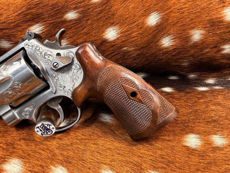 TGW Hand Checkered Bear Hug Ropers (N Frame - Round Butt)