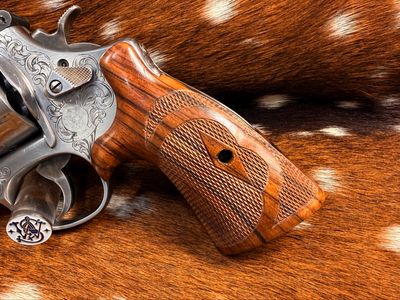 TGW Hand Checkered Bear Hug Ropers (N Frame - Round Butt)