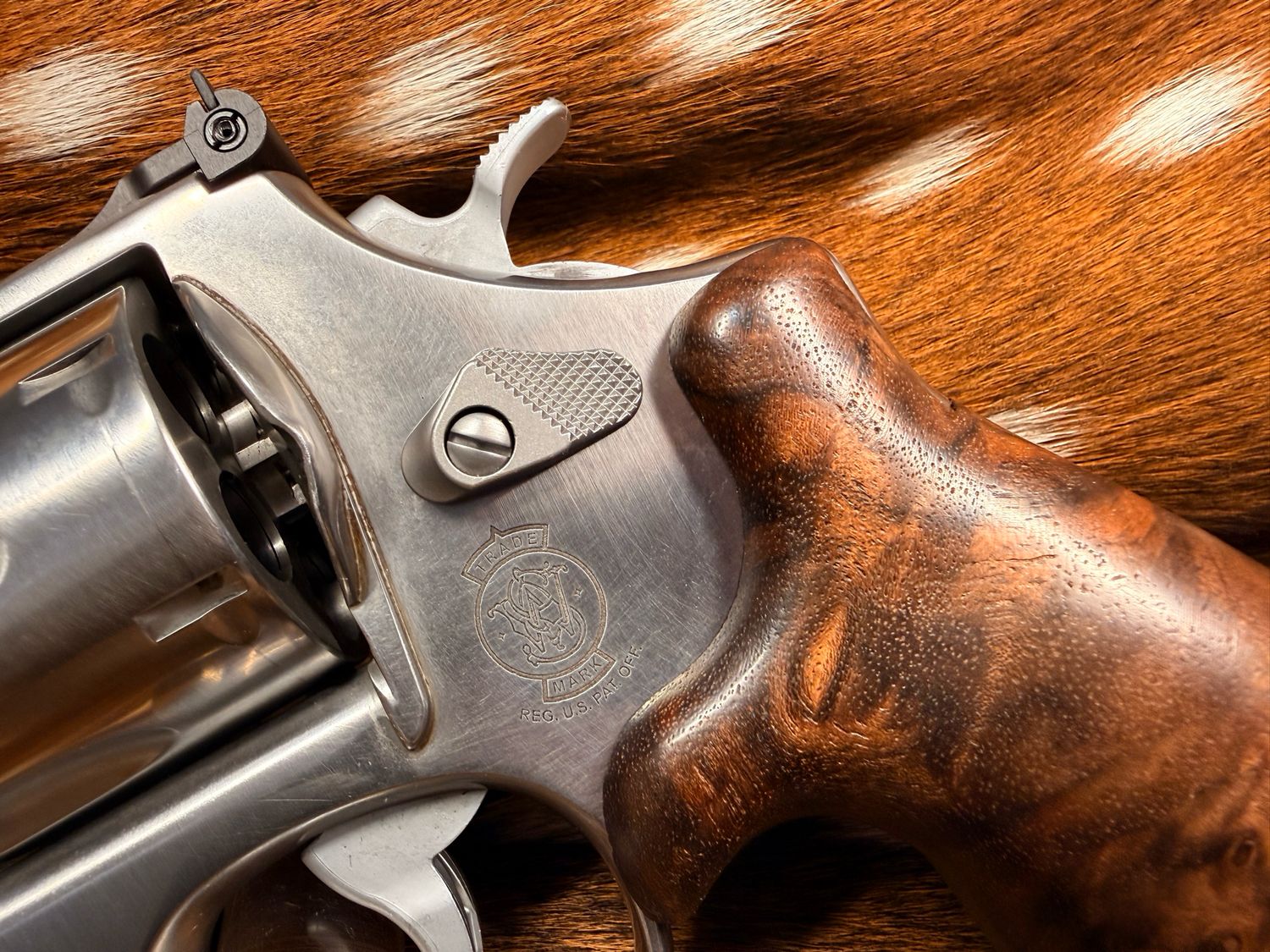 Lipsey's Exclusive Smith & Wesson Model 610-4 4