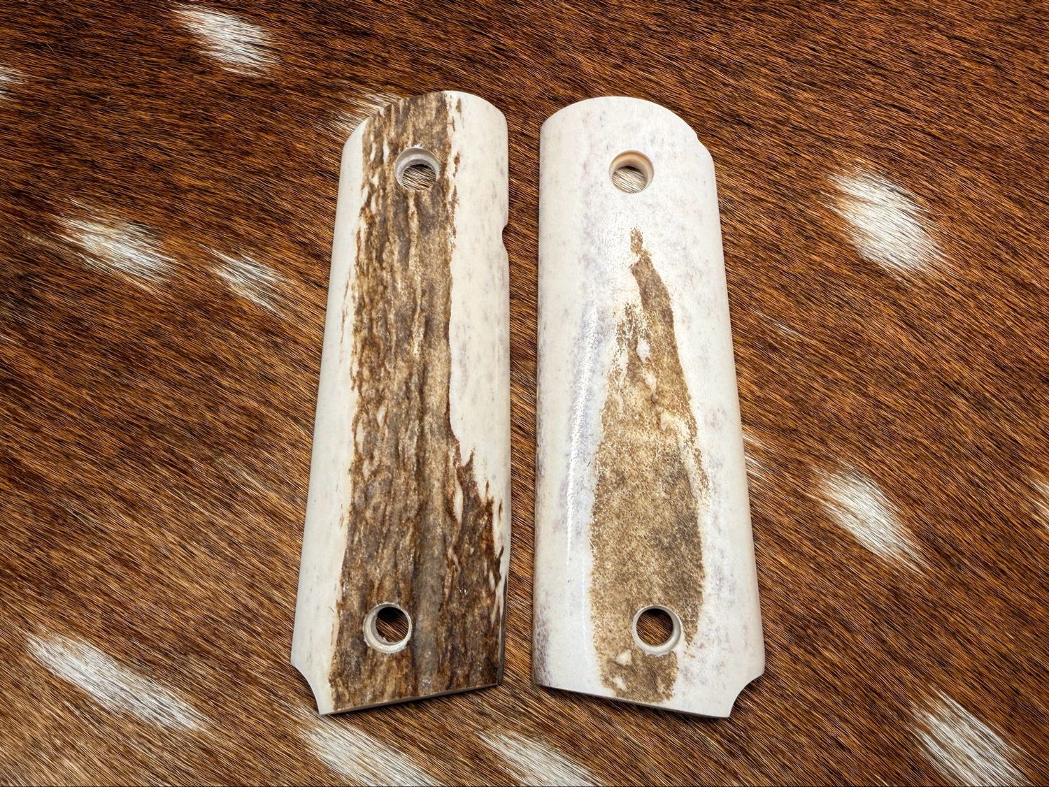 Traditional 1911 Stag Grips