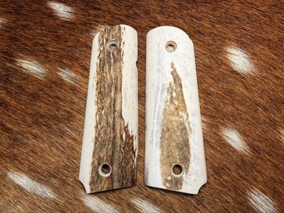 Traditional 1911 Stag Grips