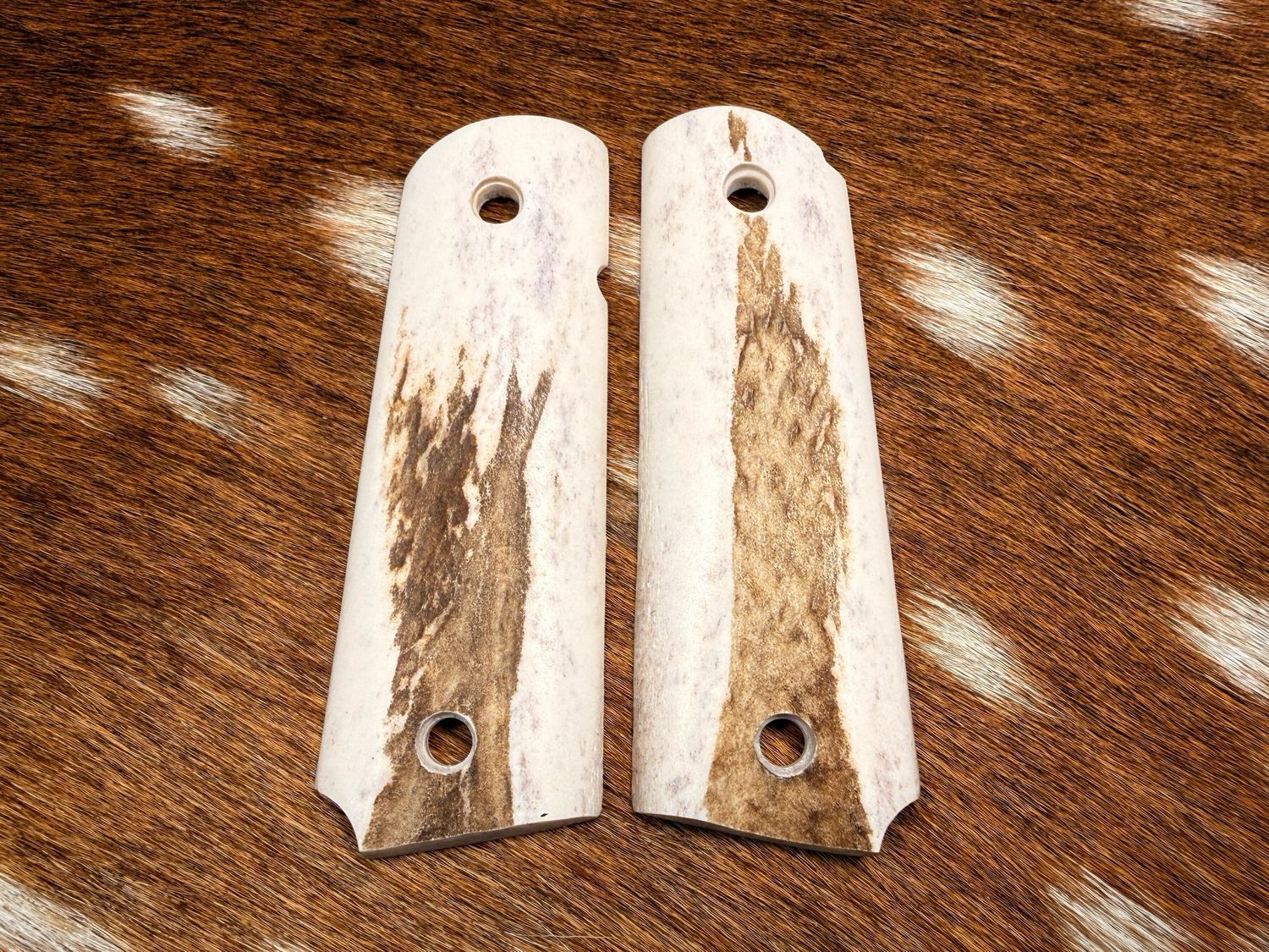 Traditional 1911 Stag Grips