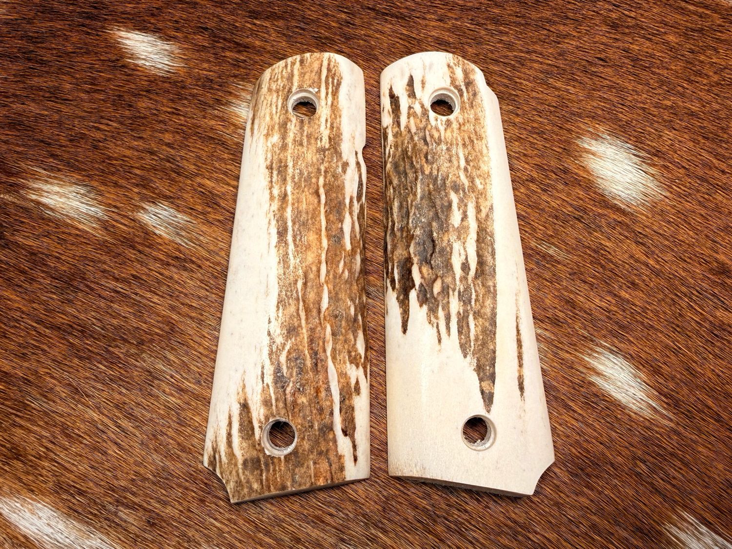 Traditional 1911 Stag Grips