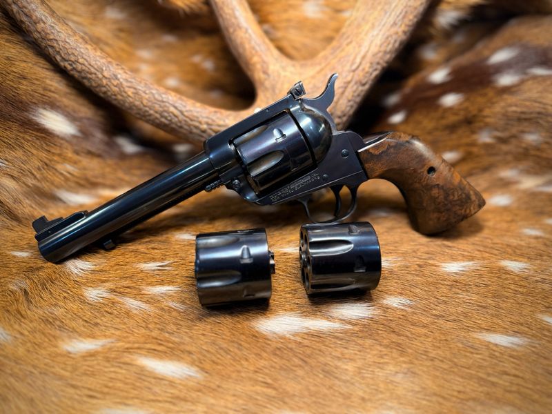 Andy Horvath Custom Ruger New Model Blackhawk – Convertible .38-40 / 10mm / .40 S&W