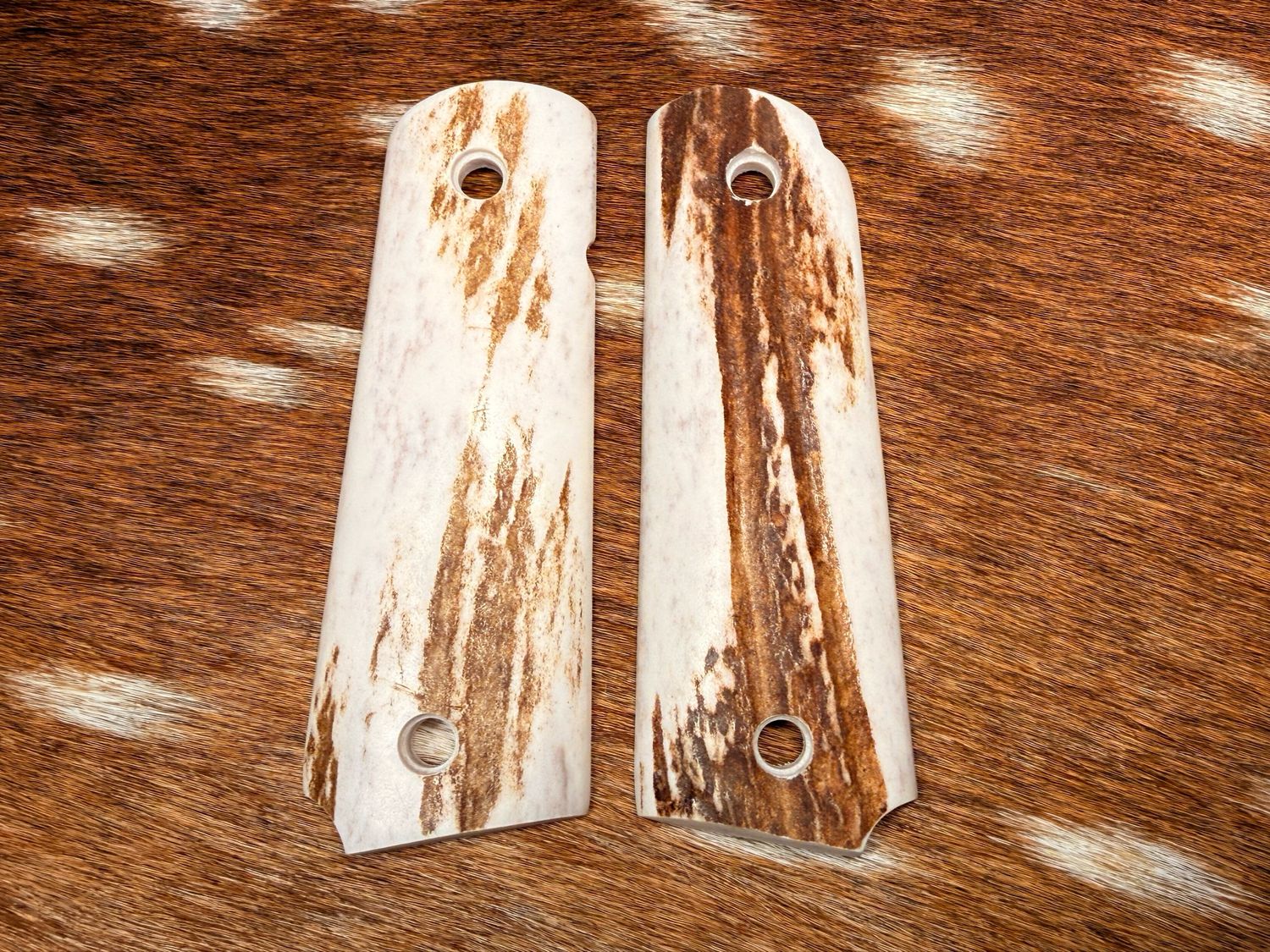 Traditional 1911 Stag Grips