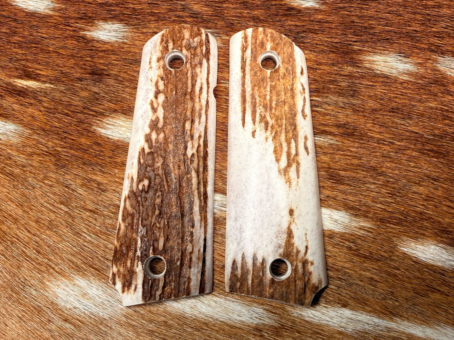 Traditional 1911 Stag Grips Traditional 1911 Stag Grips