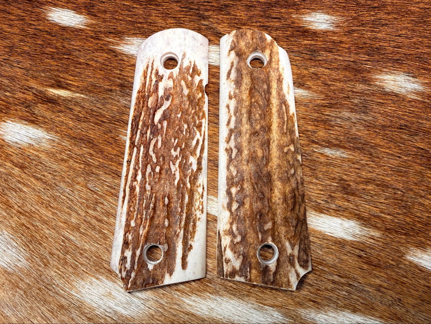 Traditional 1911 Stag Grips