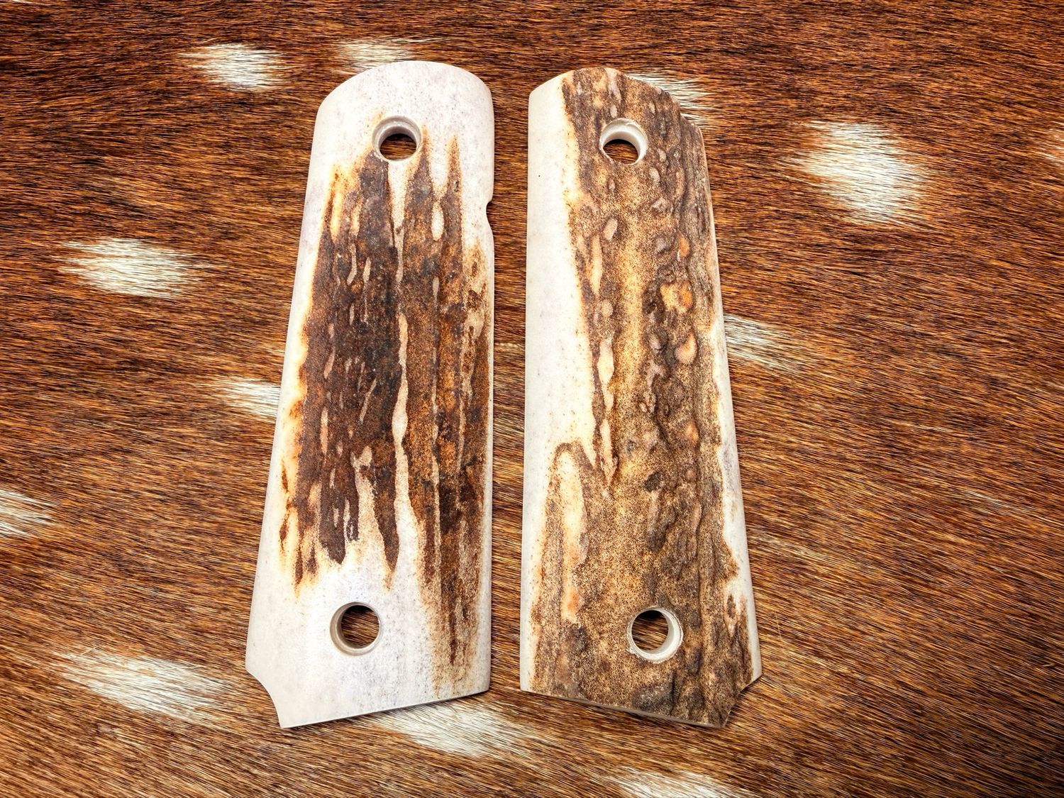 Traditional 1911 Stag Grips Traditional 1911 Stag Grips