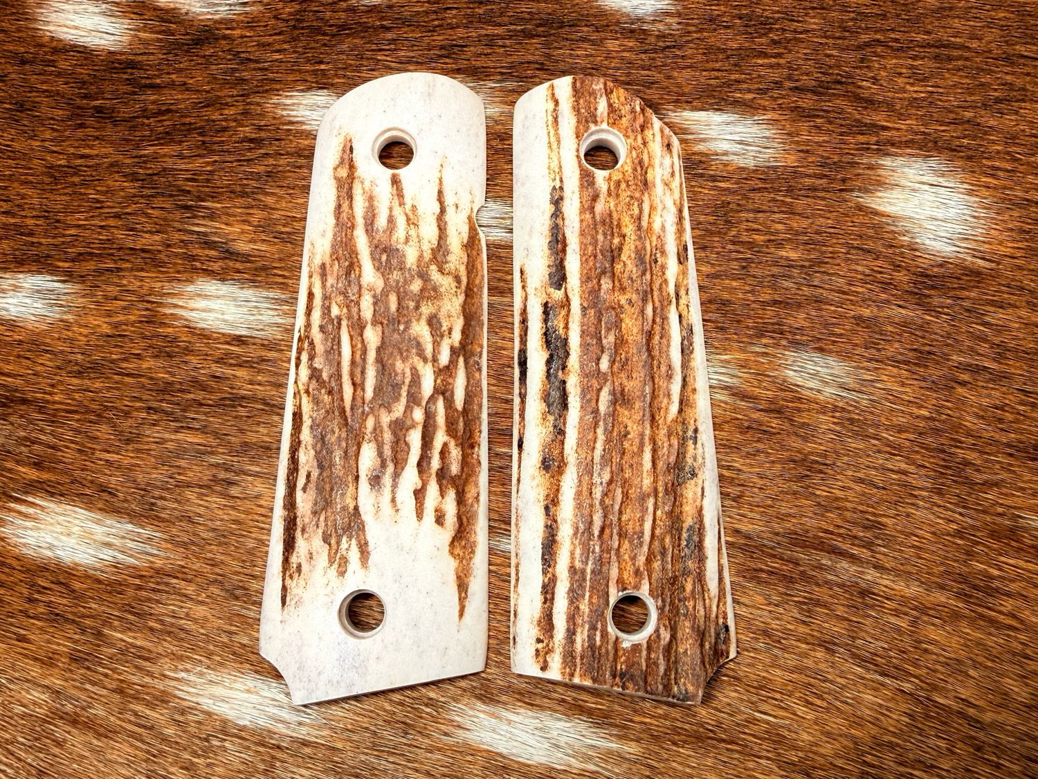 Traditional 1911 Stag Grips Traditional 1911 Stag Grips