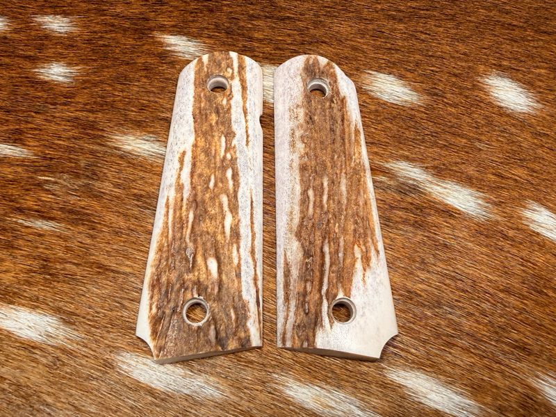 Traditional 1911 Stag Grips