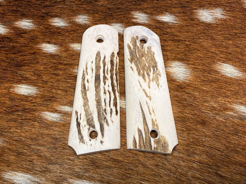 Traditional 1911 Stag Grips