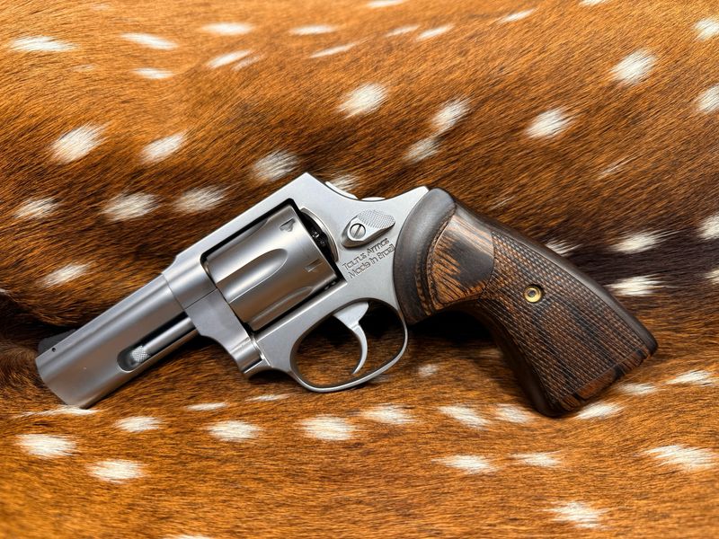 Executive Grade Taurus Model 856 38 Special Revolver Executive Grade Taurus Model 856 38 Special Revolver