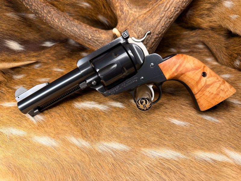 Bowen Classic Arms “Kenai” Conversion – Ruger New Model Flattop Blackhawk .44 Special