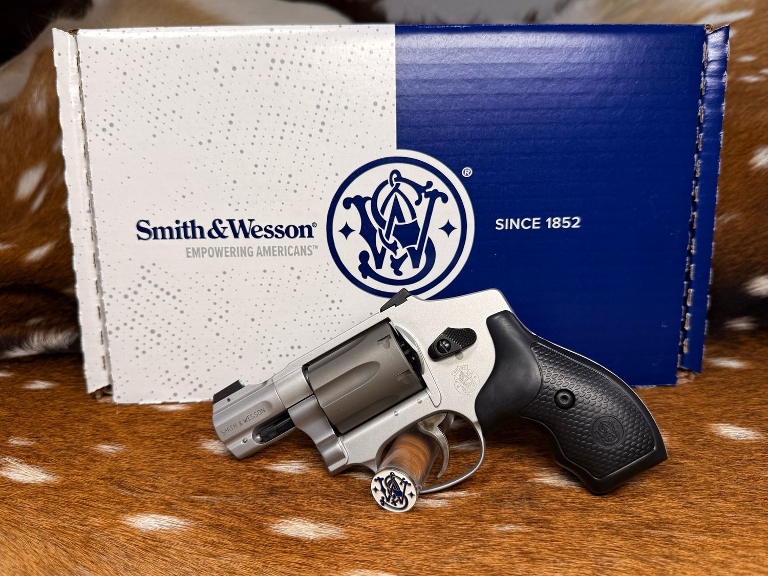 Smith & Wesson Model 632 UC .32 H&R Magnum Revolver Ultimate Carry Series - Stainless Smith & Wesson Model 632 UC .32 H&R Magnum Revolver Ultimate Carry Series - Stainless