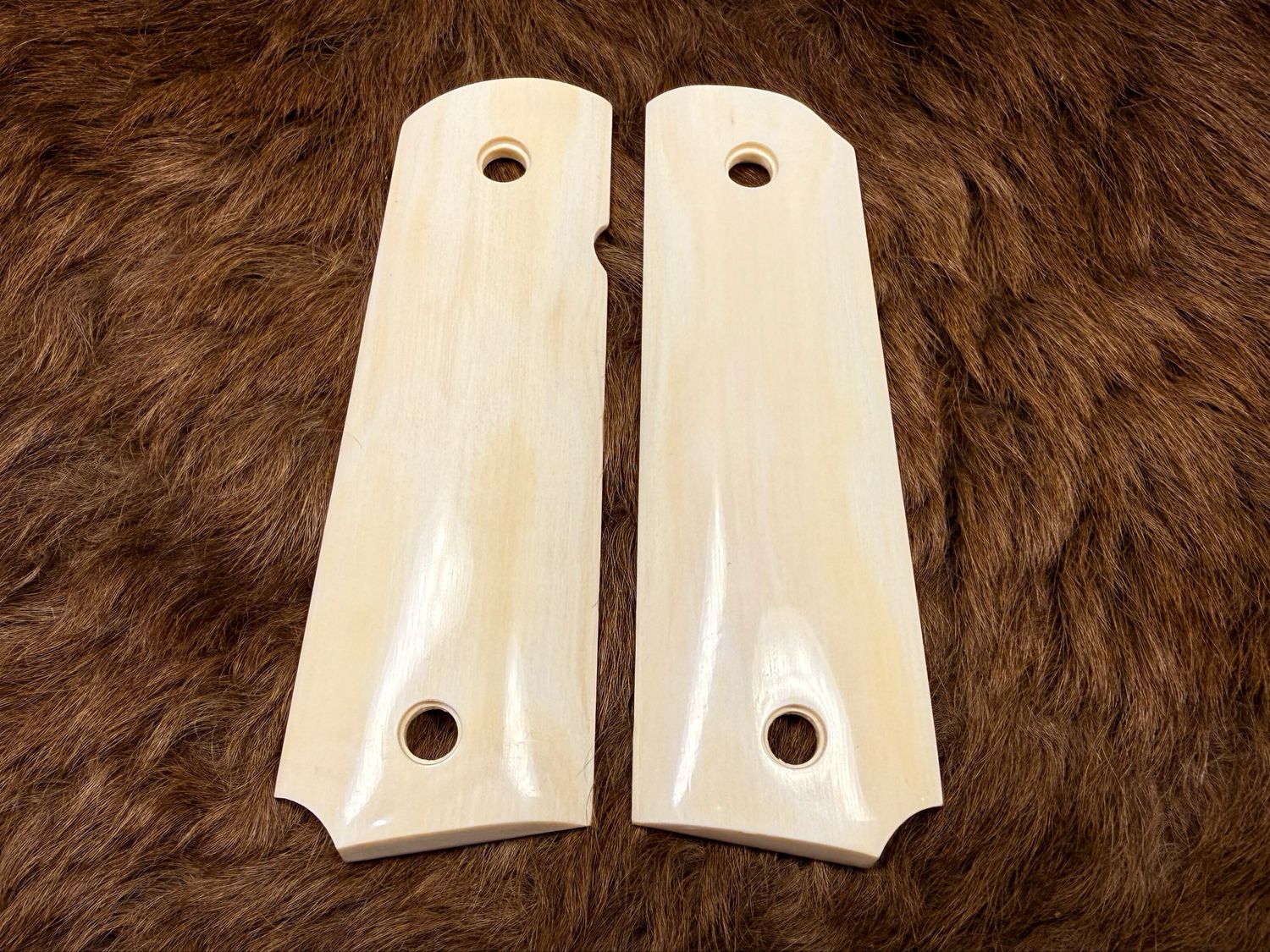White Ivory Grips for 1911 (AVAILABLE TO TEXAS RESIDENTS ONLY) White Ivory Grips for 1911 (AVAILABLE TO TEXAS RESIDENTS ONLY)