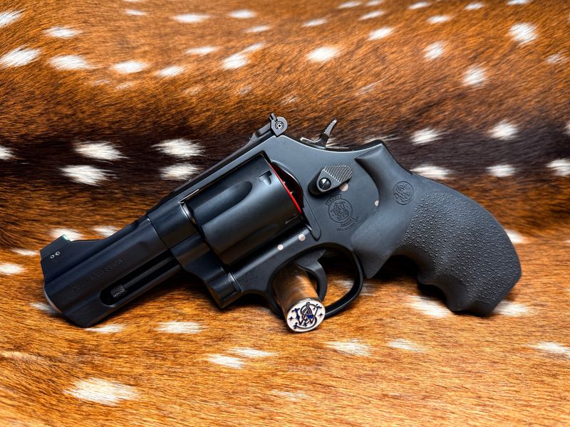 Smith & Wesson Model 396-2 Night Guard .44 Special Revolver Smith & Wesson Model 396-2 Night Guard .44 Special Revolver