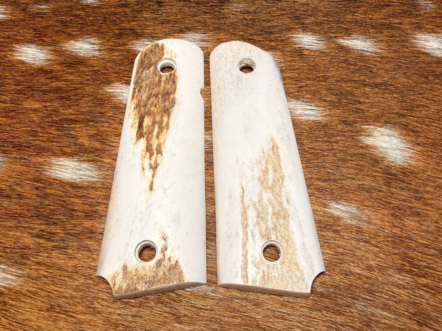 Traditional 1911 Stag Grips Traditional 1911 Stag Grips