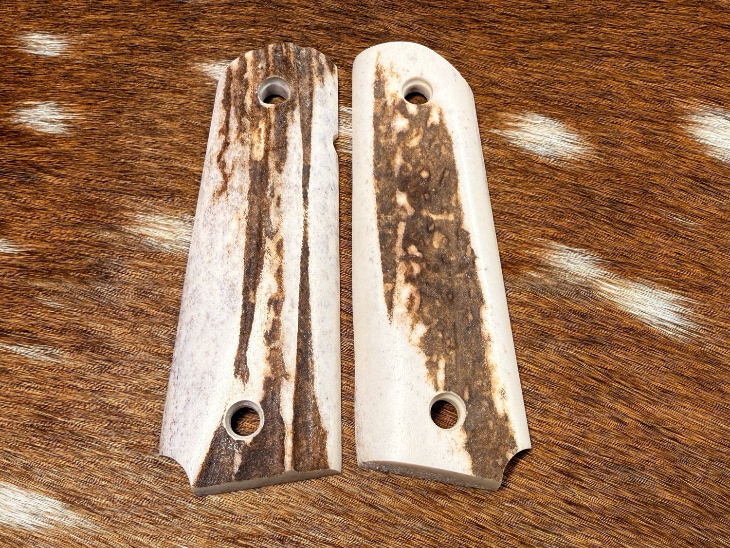 Traditional 1911 Stag Grips
