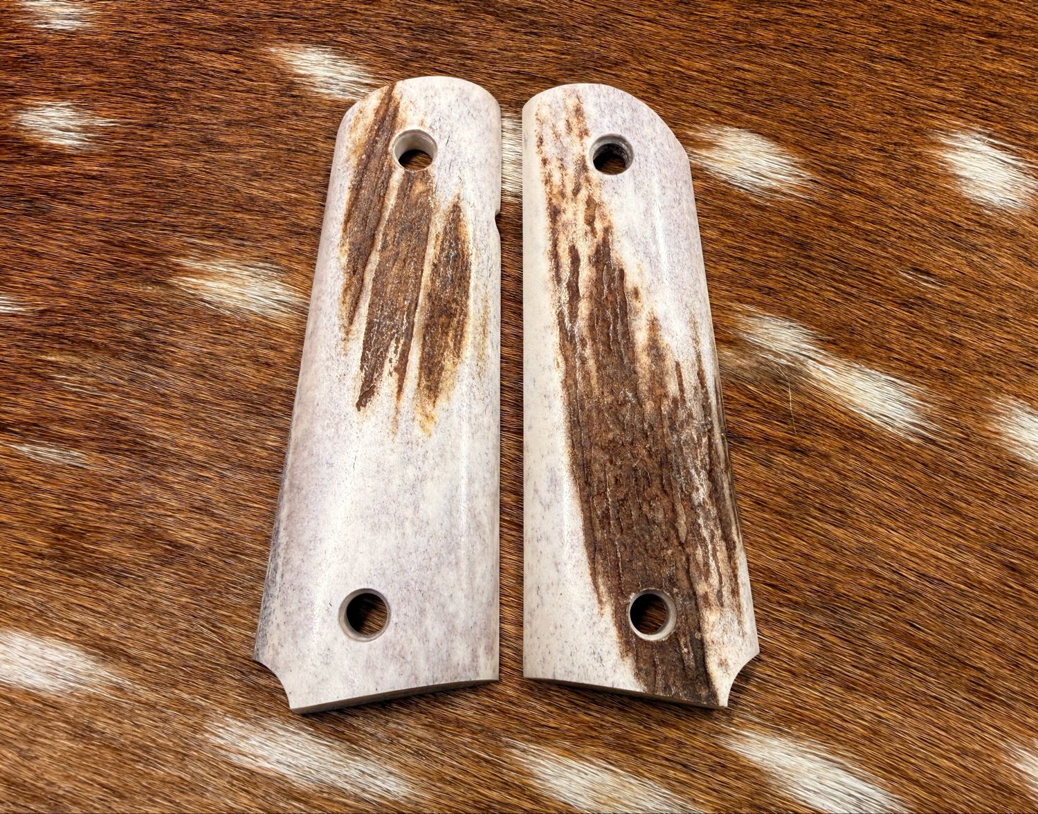 Traditional 1911 Stag Grips