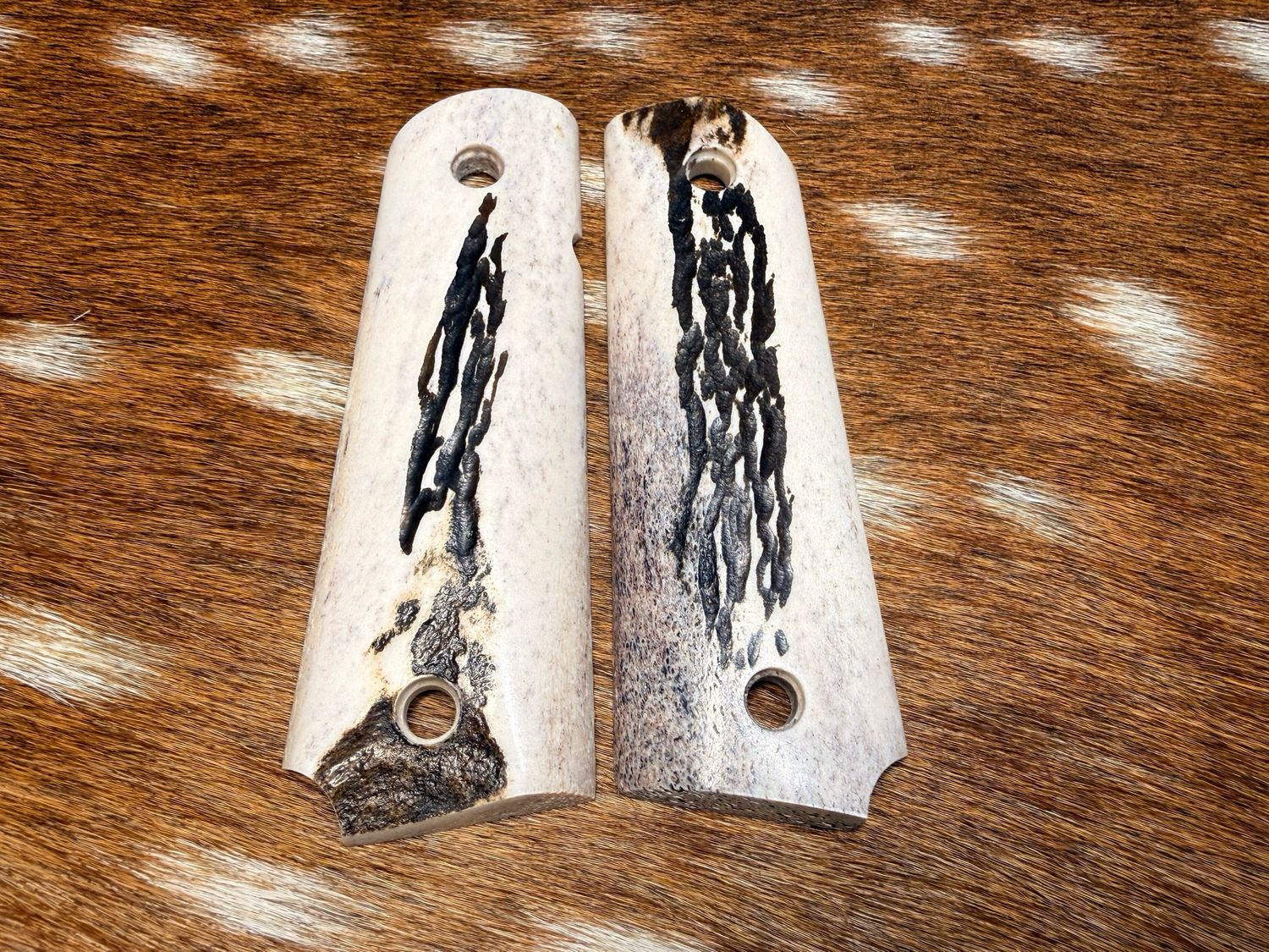 Traditional 1911 Stag Grips Traditional 1911 Stag Grips
