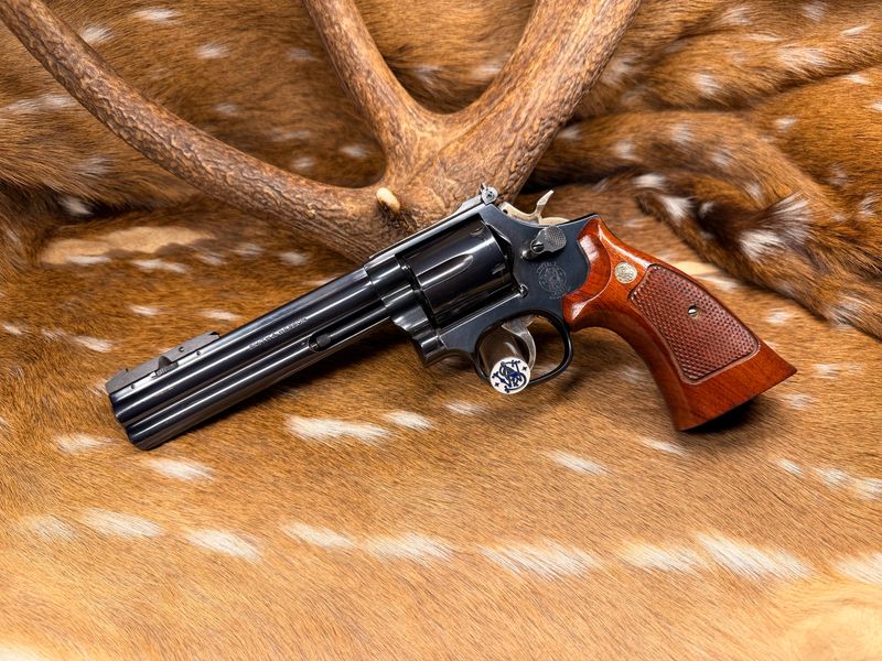 Pre-Lock Smith & Wesson Model 586 Silhouette .357 Magnum Pre-Lock Smith & Wesson Model 586 Silhouette .357 Magnum