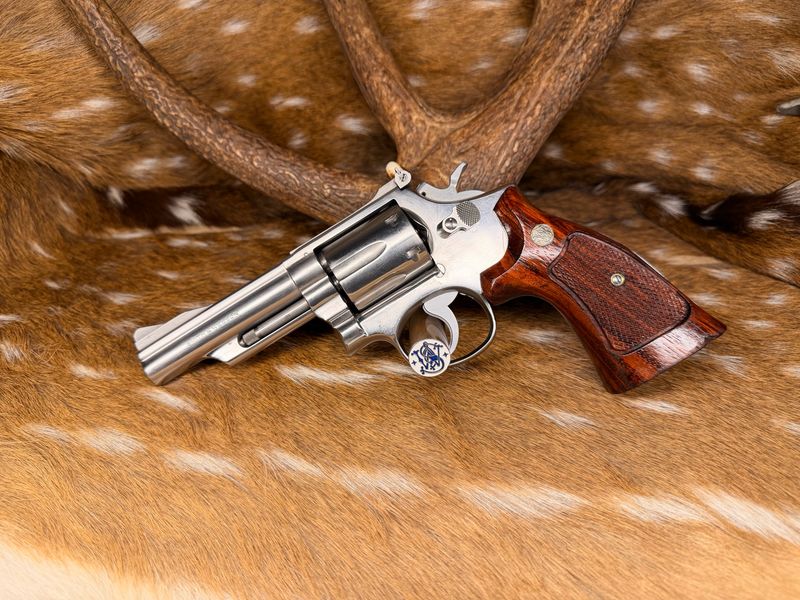 Pre-Lock Smith & Wesson Model 66 (No-Dash) 357 Magnum Revolver Pre-Lock Smith & Wesson Model 66 (No-Dash) 357 Magnum Revolver