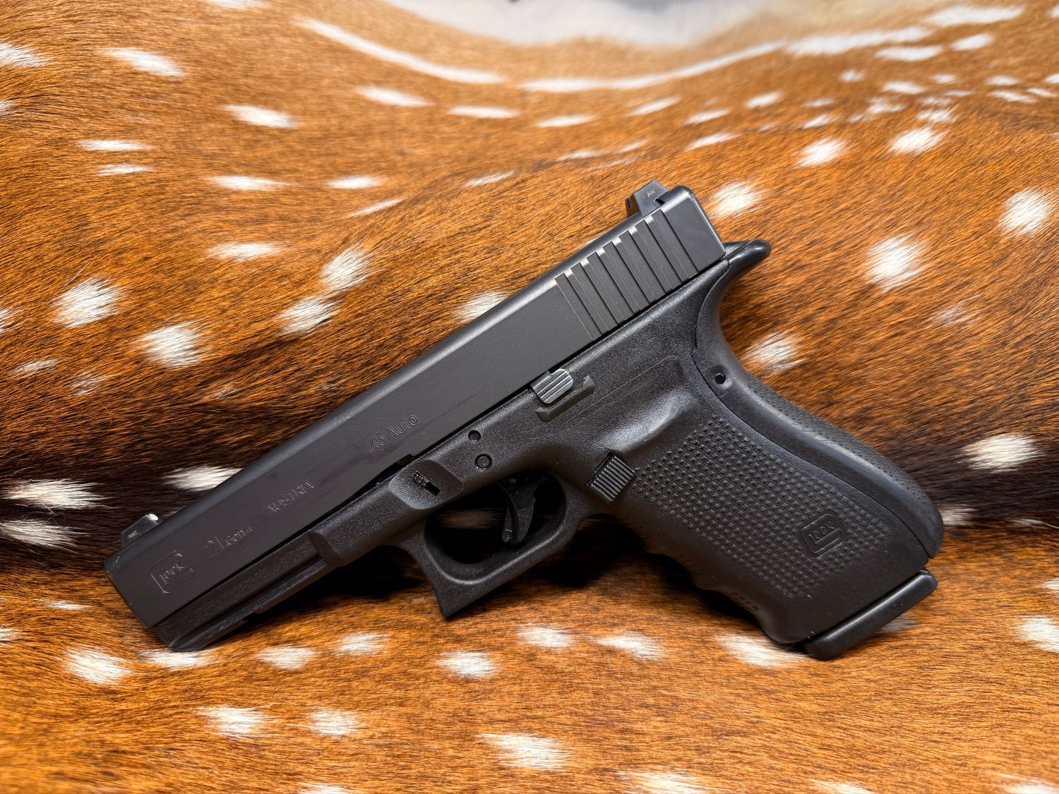 Glock 21 – .45 Auto – Like New in Box Glock 21 – .45 Auto – Like New in Box