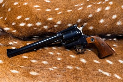 Ruger New Model Super Blackhawk – .44 Magnum Ruger New Model Super Blackhawk – .44 Magnum