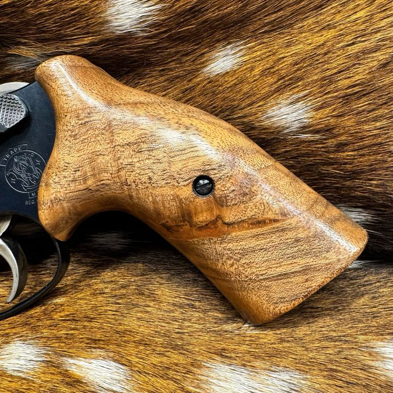 Smith & Wesson High Grade Hand Select Walnut Grips (J Frame Cub Hug)