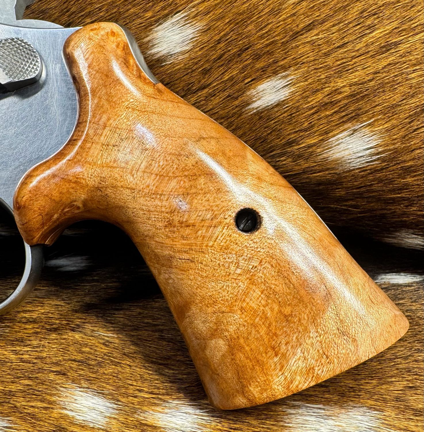 Smith & Wesson High Grade Hand Select Birdseye Maple S&W Bear Hug Grips (SQUARE N FRAME)