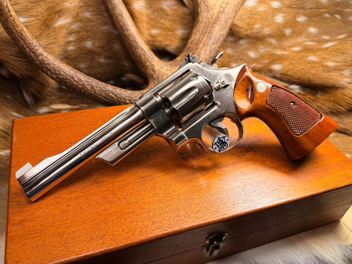 Smith & Wesson Model 27-2 Revolver – .357 Magnum with Case