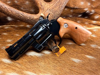Colt Python .357 Magnum Revolver with TGW Colt Python Bear Hug Maple Grips with Medallions Colt Python .357 Magnum Revolver with TGW Colt Python Bear Hug Maple Grips with Medallions