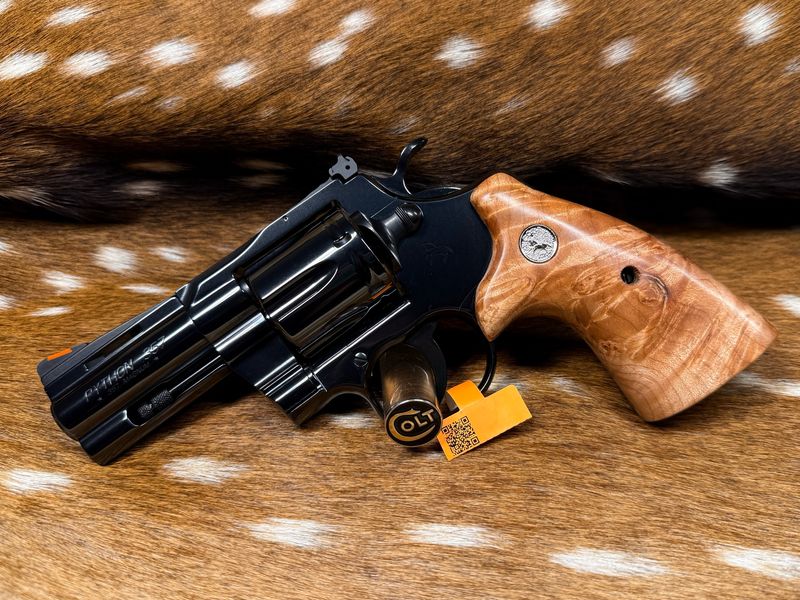 Colt Python .357 Magnum Revolver with TGW Colt Python Bear Hug Maple Grips with Medallions Colt Python .357 Magnum Revolver with TGW Colt Python Bear Hug Maple Grips with Medallions