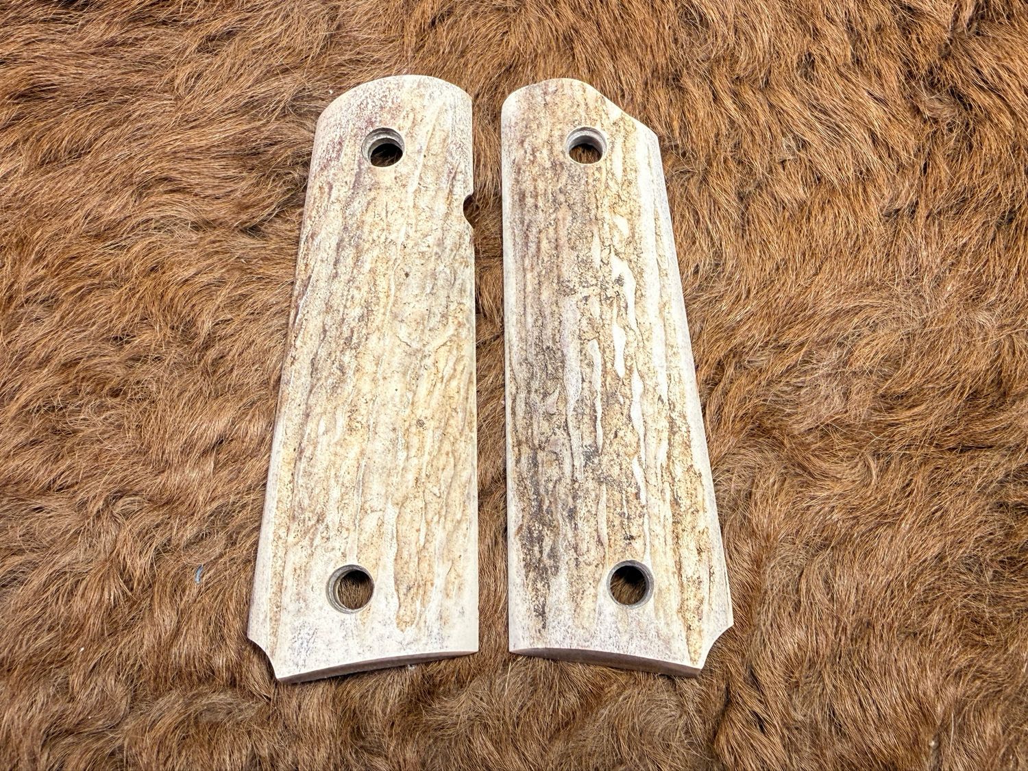 Traditional 1911 Stag Grips